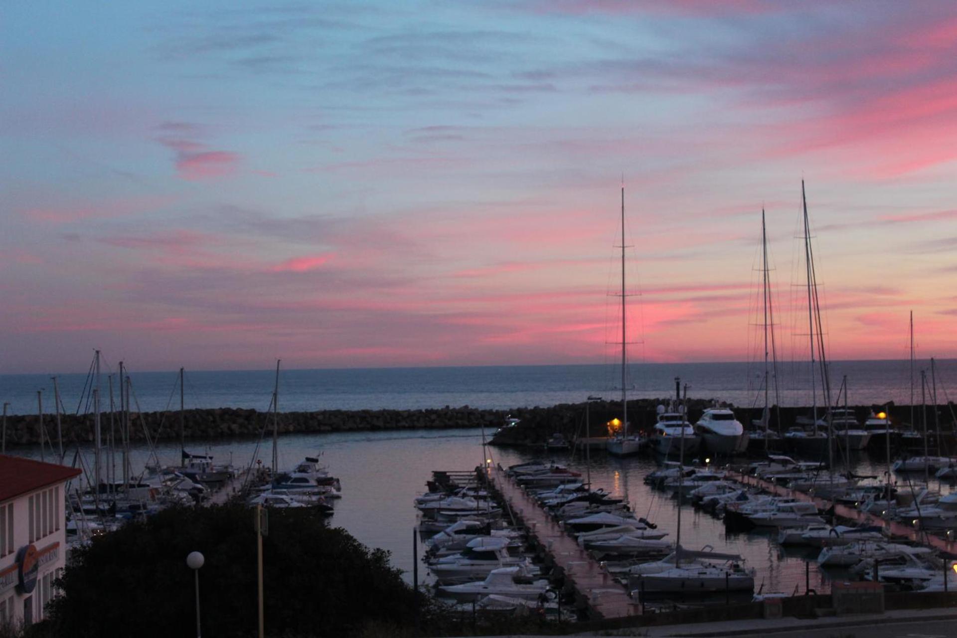 Apartamentos Port Marina Palamós Exteriör bild